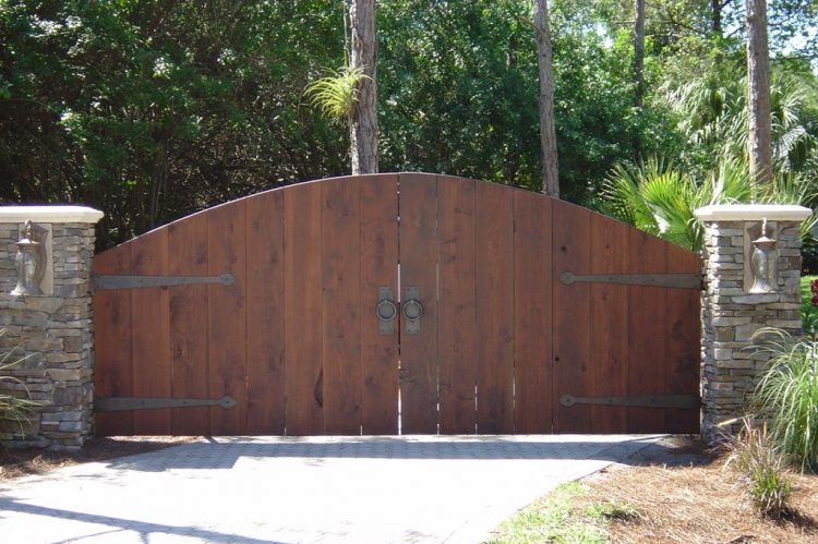 Complete Guide to Choosing the Perfect Gate for Your Southern California Property
